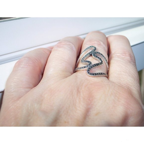 925 STERLING SILVER Modern Curvy Marcasite Statement Ring - Picture 5 of 16